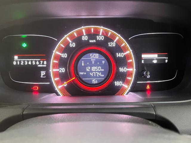 オデッセイ アブソルート　アブソルート　純正ナビ／ｂｌｕｅｔｏｏｔｈ／フルセグＴＶ／バックカメラ　リアフリップダウンモニター　純正アルミ　フォグランプ　ドライブレコーダー　ＥＴＣ　両側パワースライドドア　ステアリングスイッチ（24枚目）