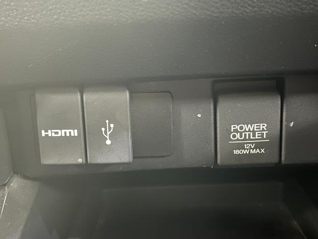 オデッセイ アブソルート　アブソルート　純正ナビ／ｂｌｕｅｔｏｏｔｈ／フルセグＴＶ／バックカメラ　リアフリップダウンモニター　純正アルミ　フォグランプ　ドライブレコーダー　ＥＴＣ　両側パワースライドドア　ステアリングスイッチ（31枚目）