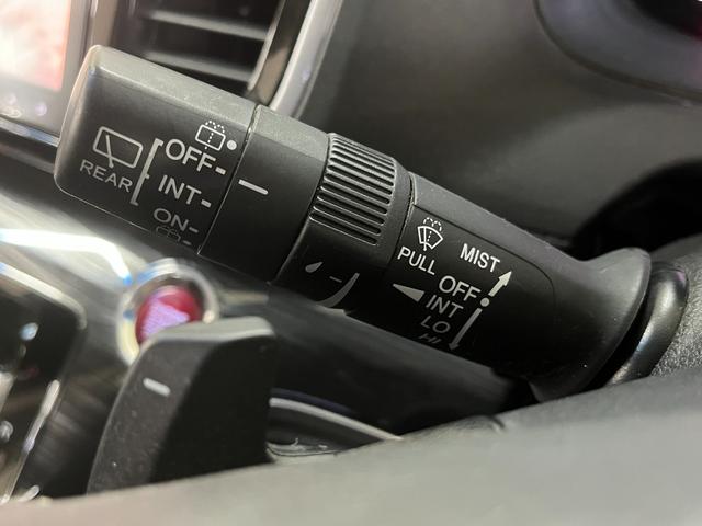 オデッセイ アブソルート　アブソルート　純正ナビ／ｂｌｕｅｔｏｏｔｈ／フルセグＴＶ／バックカメラ　リアフリップダウンモニター　純正アルミ　フォグランプ　ドライブレコーダー　ＥＴＣ　両側パワースライドドア　ステアリングスイッチ（35枚目）