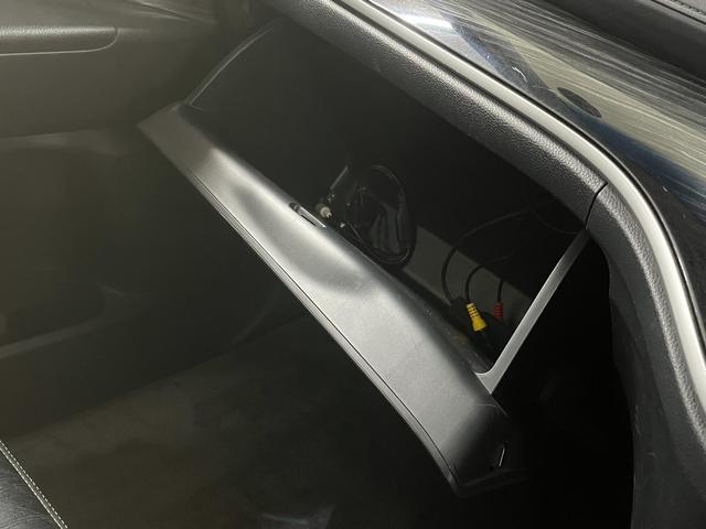 オデッセイ アブソルート　アブソルート　純正ナビ／ｂｌｕｅｔｏｏｔｈ／フルセグＴＶ／バックカメラ　リアフリップダウンモニター　純正アルミ　フォグランプ　ドライブレコーダー　ＥＴＣ　両側パワースライドドア　ステアリングスイッチ（44枚目）