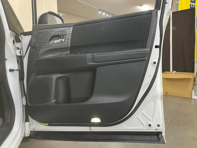 オデッセイ アブソルート　アブソルート　純正ナビ／ｂｌｕｅｔｏｏｔｈ／フルセグＴＶ／バックカメラ　リアフリップダウンモニター　純正アルミ　フォグランプ　ドライブレコーダー　ＥＴＣ　両側パワースライドドア　ステアリングスイッチ（47枚目）