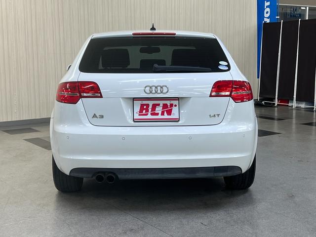 Ａ３ 　Ａ３スポーツバック　純正アルミホイール　フォグランプ　オートライト　純正ナビ／／フルセグＴＶ／バックカメラ／ＣＤ　ＨＩＤヘッドライト　ステアリングスイッチ　キーレスエントリー（6枚目）