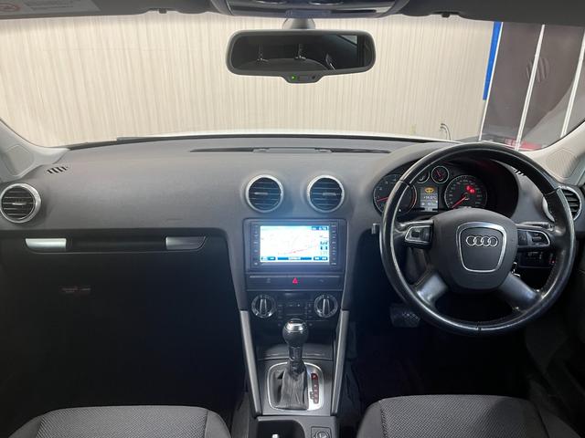 Ａ３ 　Ａ３スポーツバック　純正アルミホイール　フォグランプ　オートライト　純正ナビ／／フルセグＴＶ／バックカメラ／ＣＤ　ＨＩＤヘッドライト　ステアリングスイッチ　キーレスエントリー（9枚目）