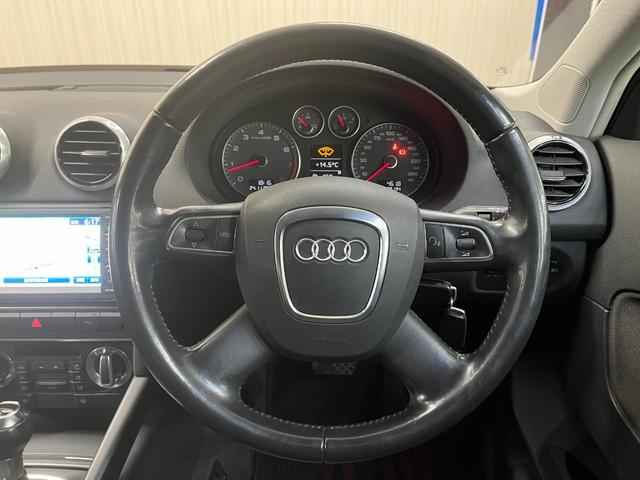 Ａ３ 　Ａ３スポーツバック　純正アルミホイール　フォグランプ　オートライト　純正ナビ／／フルセグＴＶ／バックカメラ／ＣＤ　ＨＩＤヘッドライト　ステアリングスイッチ　キーレスエントリー（10枚目）