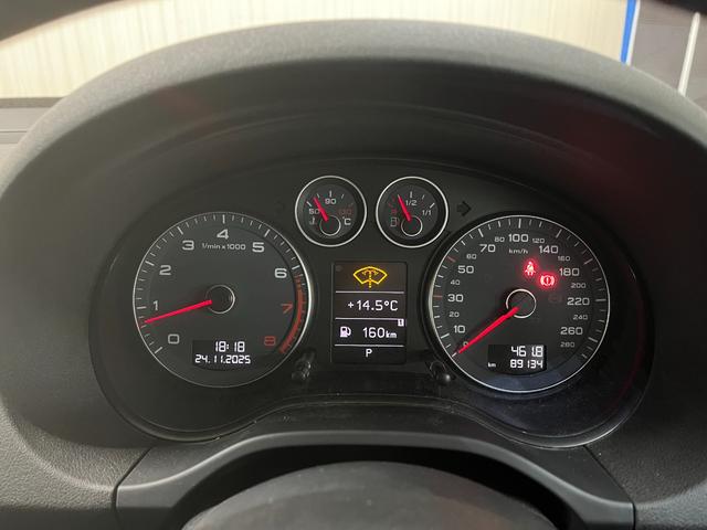 Ａ３ 　Ａ３スポーツバック　純正アルミホイール　フォグランプ　オートライト　純正ナビ／／フルセグＴＶ／バックカメラ／ＣＤ　ＨＩＤヘッドライト　ステアリングスイッチ　キーレスエントリー（14枚目）