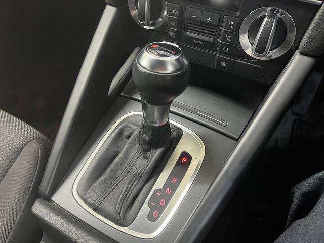 Ａ３ 　Ａ３スポーツバック　純正アルミホイール　フォグランプ　オートライト　純正ナビ／／フルセグＴＶ／バックカメラ／ＣＤ　ＨＩＤヘッドライト　ステアリングスイッチ　キーレスエントリー（20枚目）