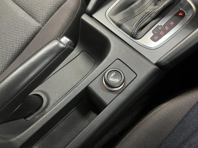 Ａ３ 　Ａ３スポーツバック　純正アルミホイール　フォグランプ　オートライト　純正ナビ／／フルセグＴＶ／バックカメラ／ＣＤ　ＨＩＤヘッドライト　ステアリングスイッチ　キーレスエントリー（21枚目）