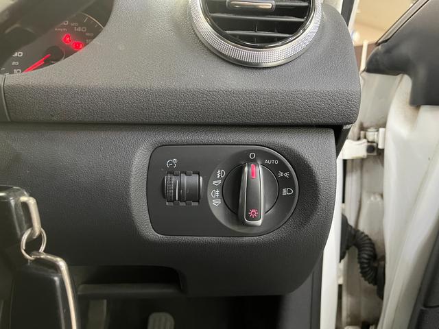 Ａ３ 　Ａ３スポーツバック　純正アルミホイール　フォグランプ　オートライト　純正ナビ／／フルセグＴＶ／バックカメラ／ＣＤ　ＨＩＤヘッドライト　ステアリングスイッチ　キーレスエントリー（24枚目）