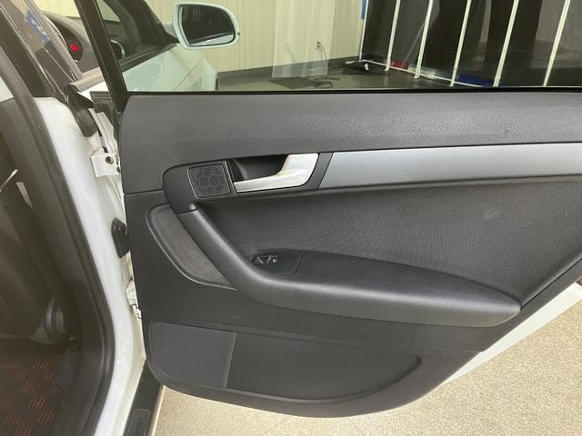 Ａ３ 　Ａ３スポーツバック　純正アルミホイール　フォグランプ　オートライト　純正ナビ／／フルセグＴＶ／バックカメラ／ＣＤ　ＨＩＤヘッドライト　ステアリングスイッチ　キーレスエントリー（28枚目）