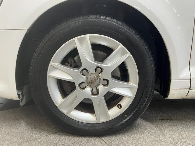 Ａ３ 　Ａ３スポーツバック　純正アルミホイール　フォグランプ　オートライト　純正ナビ／／フルセグＴＶ／バックカメラ／ＣＤ　ＨＩＤヘッドライト　ステアリングスイッチ　キーレスエントリー（40枚目）