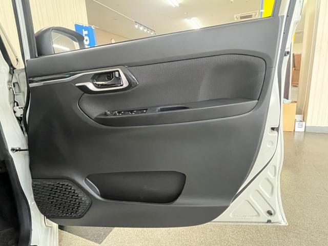 ムーヴ カスタム　Ｘ　ハイパーＳＡＩＩ　スマートアシスト　純正ナビ／フルセグＴＶ／バックカメラ／ｂｌｕｅｔｏｏｔｈ　ステアリングスイッチ　オートライト　プッシュスタート　スマートキー　ドライブレコーダー　ＥＴＣ　純正アルミ　フォグランプ（41枚目）