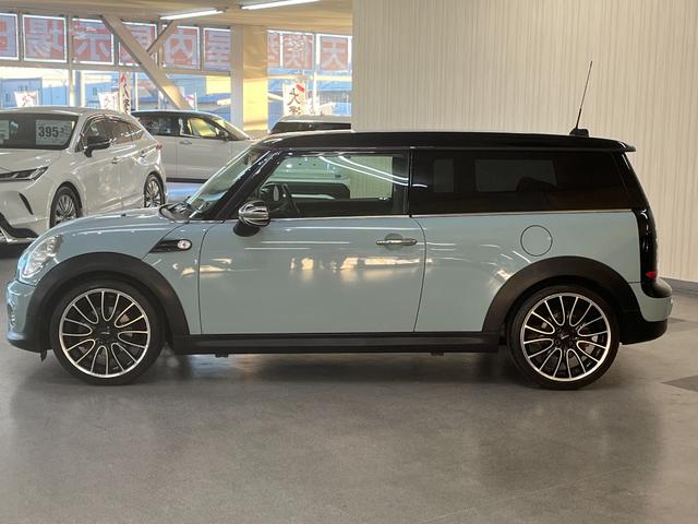 ＭＩＮＩ 　クーパークラブマン＿社外１８インチアルミ＿ドライブレコーダー　ＥＴＣ　社外ポータブルナビ／ワンセグＴＶ　ＨＩＤヘッドライト　フォグランプ　プッシュスタート　スマートキー　オートエアコン（4枚目）