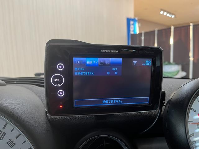 ＭＩＮＩ 　クーパークラブマン＿社外１８インチアルミ＿ドライブレコーダー　ＥＴＣ　社外ポータブルナビ／ワンセグＴＶ　ＨＩＤヘッドライト　フォグランプ　プッシュスタート　スマートキー　オートエアコン（23枚目）