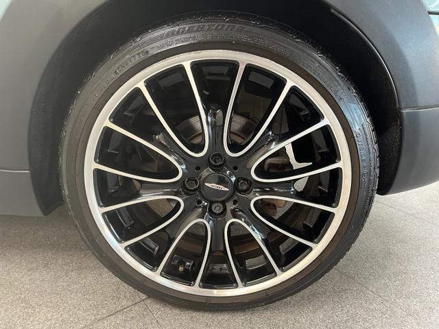 ＭＩＮＩ 　クーパークラブマン＿社外１８インチアルミ＿ドライブレコーダー　ＥＴＣ　社外ポータブルナビ／ワンセグＴＶ　ＨＩＤヘッドライト　フォグランプ　プッシュスタート　スマートキー　オートエアコン（37枚目）