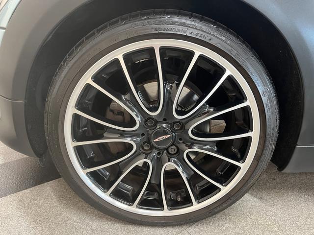 ＭＩＮＩ 　クーパークラブマン＿社外１８インチアルミ＿ドライブレコーダー　ＥＴＣ　社外ポータブルナビ／ワンセグＴＶ　ＨＩＤヘッドライト　フォグランプ　プッシュスタート　スマートキー　オートエアコン（38枚目）