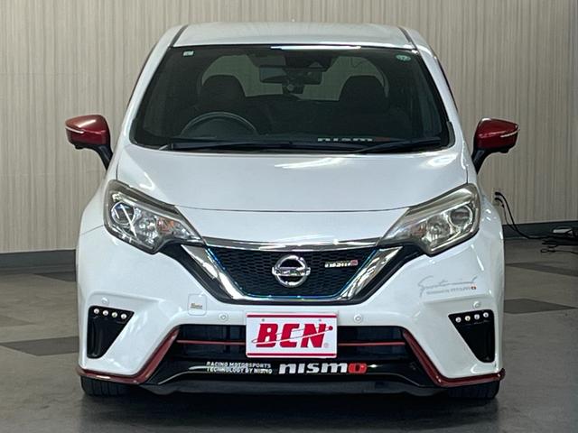 ノート ｅ－パワーニスモ　ｅパワーニスモ　エマージェンシーブレーキ　純正ナビ／フルセグＴＶ　デジタルインナーミラー　線包囲モニター　ドライブレコーダー　ＥＴＣ　ステアリングスイッチ　純正アルミ　電動格納ミラー（2枚目）