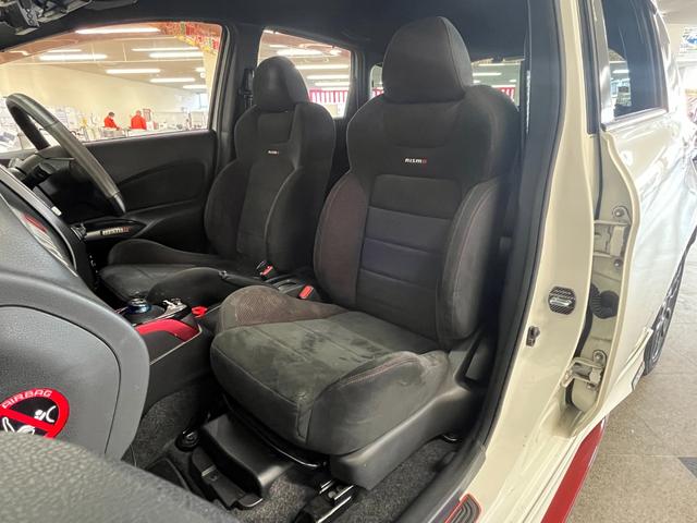 ノート ｅ－パワーニスモ　ｅパワーニスモ　エマージェンシーブレーキ　純正ナビ／フルセグＴＶ　デジタルインナーミラー　線包囲モニター　ドライブレコーダー　ＥＴＣ　ステアリングスイッチ　純正アルミ　電動格納ミラー（51枚目）