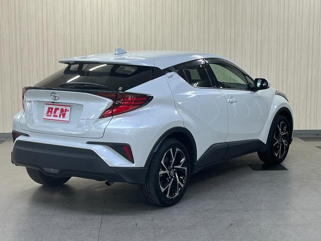 Ｃ－ＨＲ Ｇ－Ｔ　Ｇ－Ｔ＿純正８インチディスプレイオーディオナビ／バックカメラ／ｂｌｕｅｔｏｏｔｈ　ドライブレコーダー　純正アルミ　ステアリングスイッチ　ＬＥＤヘッドライト　ハーフレザーシート　トノカバー（5枚目）