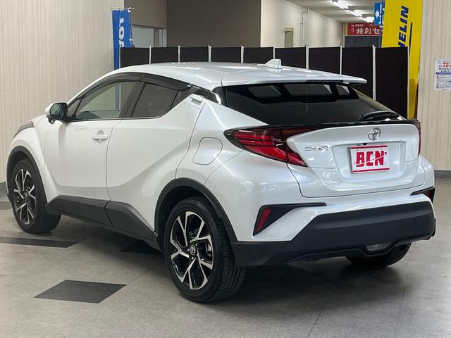 Ｃ－ＨＲ Ｇ－Ｔ　Ｇ－Ｔ＿純正８インチディスプレイオーディオナビ／バックカメラ／ｂｌｕｅｔｏｏｔｈ　ドライブレコーダー　純正アルミ　ステアリングスイッチ　ＬＥＤヘッドライト　ハーフレザーシート　トノカバー（7枚目）