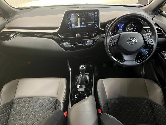 Ｃ－ＨＲ Ｇ－Ｔ　Ｇ－Ｔ＿純正８インチディスプレイオーディオナビ／バックカメラ／ｂｌｕｅｔｏｏｔｈ　ドライブレコーダー　純正アルミ　ステアリングスイッチ　ＬＥＤヘッドライト　ハーフレザーシート　トノカバー（9枚目）