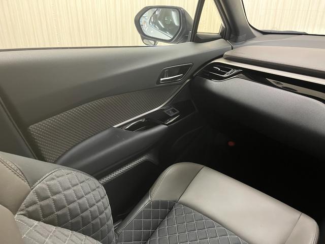 Ｃ－ＨＲ Ｇ－Ｔ　Ｇ－Ｔ＿純正８インチディスプレイオーディオナビ／バックカメラ／ｂｌｕｅｔｏｏｔｈ　ドライブレコーダー　純正アルミ　ステアリングスイッチ　ＬＥＤヘッドライト　ハーフレザーシート　トノカバー（11枚目）