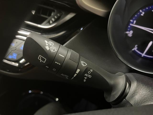 Ｃ－ＨＲ Ｇ－Ｔ　Ｇ－Ｔ＿純正８インチディスプレイオーディオナビ／バックカメラ／ｂｌｕｅｔｏｏｔｈ　ドライブレコーダー　純正アルミ　ステアリングスイッチ　ＬＥＤヘッドライト　ハーフレザーシート　トノカバー（16枚目）