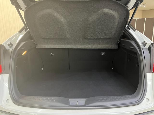 Ｃ－ＨＲ Ｇ－Ｔ　Ｇ－Ｔ＿純正８インチディスプレイオーディオナビ／バックカメラ／ｂｌｕｅｔｏｏｔｈ　ドライブレコーダー　純正アルミ　ステアリングスイッチ　ＬＥＤヘッドライト　ハーフレザーシート　トノカバー（32枚目）