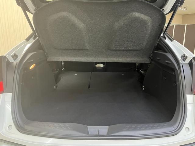 Ｃ－ＨＲ Ｇ－Ｔ　Ｇ－Ｔ＿純正８インチディスプレイオーディオナビ／バックカメラ／ｂｌｕｅｔｏｏｔｈ　ドライブレコーダー　純正アルミ　ステアリングスイッチ　ＬＥＤヘッドライト　ハーフレザーシート　トノカバー（34枚目）