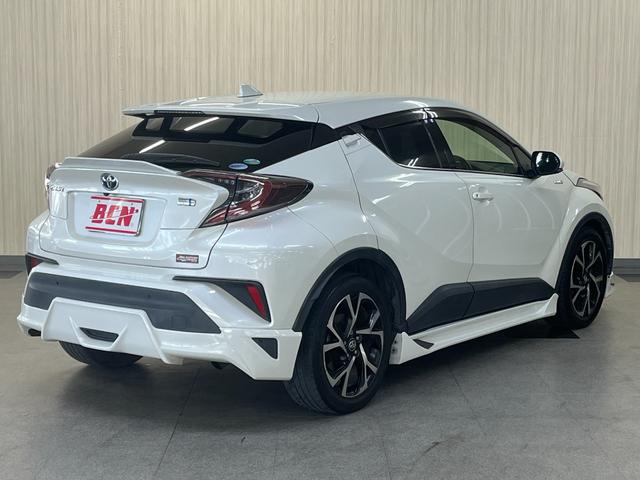 Ｃ－ＨＲ Ｇ　Ｇハイブリッド　ＴＲＤエアロ　ハーフレザーシート　スマートキー　ドライブレコーダー　ＥＴＣ　ステアリングスイッチ　クルーズコントロール　純正ナビ／バックカメラ　純正アルミ　ＬＥＤヘッドライト（5枚目）