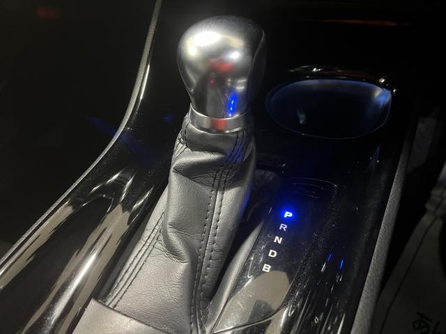 Ｃ－ＨＲ Ｇ　Ｇハイブリッド　ＴＲＤエアロ　ハーフレザーシート　スマートキー　ドライブレコーダー　ＥＴＣ　ステアリングスイッチ　クルーズコントロール　純正ナビ／バックカメラ　純正アルミ　ＬＥＤヘッドライト（24枚目）