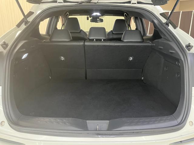 Ｃ－ＨＲ Ｇ　Ｇハイブリッド　ＴＲＤエアロ　ハーフレザーシート　スマートキー　ドライブレコーダー　ＥＴＣ　ステアリングスイッチ　クルーズコントロール　純正ナビ／バックカメラ　純正アルミ　ＬＥＤヘッドライト（36枚目）