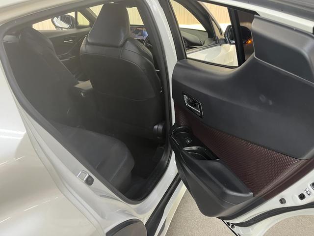 Ｃ－ＨＲ Ｇ　Ｇハイブリッド　ＴＲＤエアロ　ハーフレザーシート　スマートキー　ドライブレコーダー　ＥＴＣ　ステアリングスイッチ　クルーズコントロール　純正ナビ／バックカメラ　純正アルミ　ＬＥＤヘッドライト（40枚目）