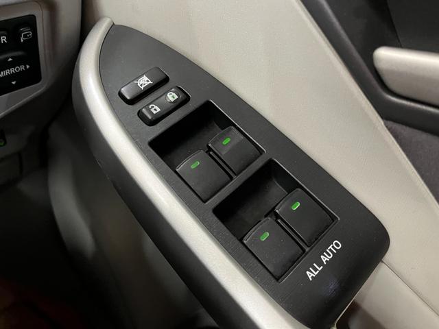 プリウス Ｇ　Ｇ＿エアロパーツ＿純正ＨＤＤナビ／バックモニター／ＣＤ＿ビルトインＥＴＣ　ステアリングスイッチ　オートライト　スマートキー　純正アルミホイール　電動格納ミラー　トノカバー（19枚目）