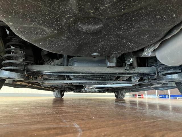 プリウス Ｇ　Ｇ＿エアロパーツ＿純正ＨＤＤナビ／バックモニター／ＣＤ＿ビルトインＥＴＣ　ステアリングスイッチ　オートライト　スマートキー　純正アルミホイール　電動格納ミラー　トノカバー（45枚目）