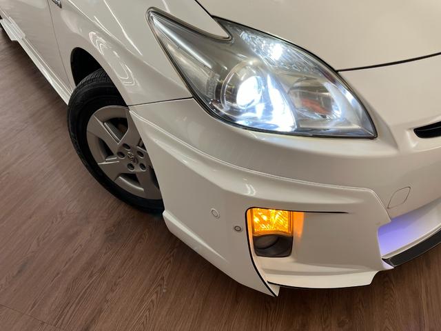 プリウス Ｇ　Ｇ＿エアロパーツ＿純正ＨＤＤナビ／バックモニター／ＣＤ＿ビルトインＥＴＣ　ステアリングスイッチ　オートライト　スマートキー　純正アルミホイール　電動格納ミラー　トノカバー（46枚目）