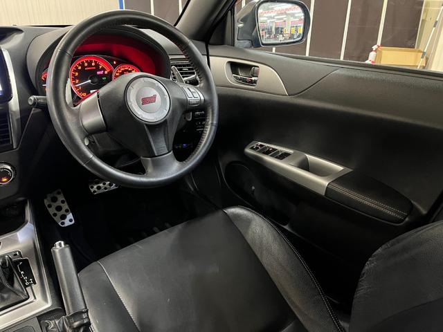 インプレッサ ＷＲＸ　ＳＴＩ　Ａライン　ＳＩ－ＤＲＩＶＥ　純正オプションアルミホイール　ＳＤナビ　フルセグＴＶ　Ｂｌｕｅｔｏｏｔｈ　ＥＴＣ　クルコン　シートヒーター（11枚目）