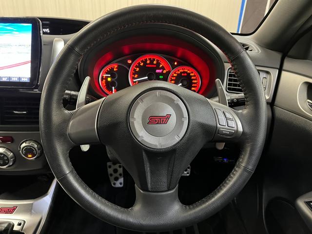 インプレッサ ＷＲＸ　ＳＴＩ　Ａライン　ＳＩ－ＤＲＩＶＥ　純正オプションアルミホイール　ＳＤナビ　フルセグＴＶ　Ｂｌｕｅｔｏｏｔｈ　ＥＴＣ　クルコン　シートヒーター（12枚目）