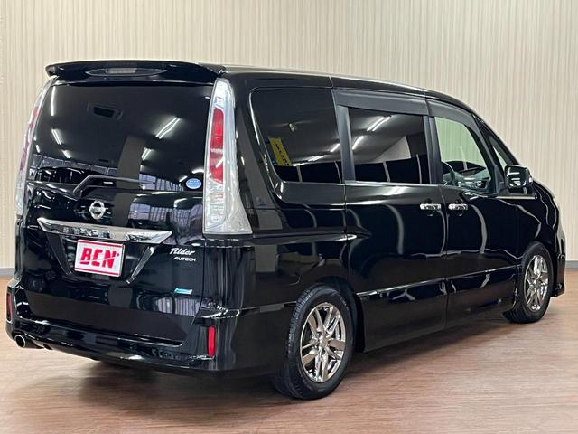 セレナ ライダー　ライダ－＿純正ナビ／フルセグＴＶ／バックモニタ－＿両側パワースライドドア　ＥＴＣ　ステアリングリモコン　社外アルミホイール（ＡＵＴＥＣＨ）　ＨＩＤヘッドライト／フォグランプ　スマートキー（6枚目）