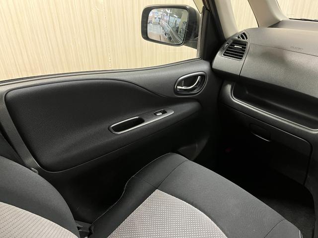 セレナ ライダー　ライダ－＿純正ナビ／フルセグＴＶ／バックモニタ－＿両側パワースライドドア　ＥＴＣ　ステアリングリモコン　社外アルミホイール（ＡＵＴＥＣＨ）　ＨＩＤヘッドライト／フォグランプ　スマートキー（11枚目）