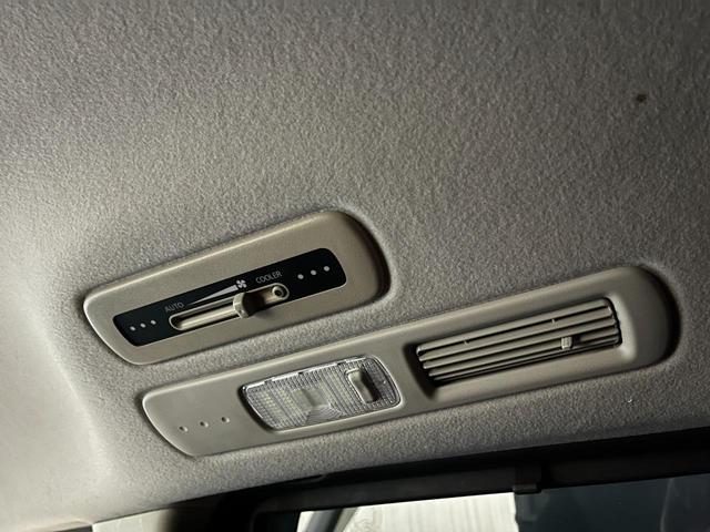 セレナ ライダー　ライダ－＿純正ナビ／フルセグＴＶ／バックモニタ－＿両側パワースライドドア　ＥＴＣ　ステアリングリモコン　社外アルミホイール（ＡＵＴＥＣＨ）　ＨＩＤヘッドライト／フォグランプ　スマートキー（15枚目）