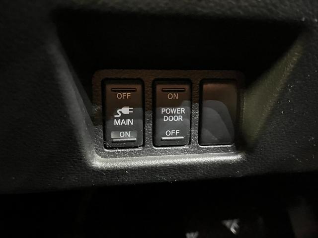 セレナ ライダー　ライダ－＿純正ナビ／フルセグＴＶ／バックモニタ－＿両側パワースライドドア　ＥＴＣ　ステアリングリモコン　社外アルミホイール（ＡＵＴＥＣＨ）　ＨＩＤヘッドライト／フォグランプ　スマートキー（23枚目）