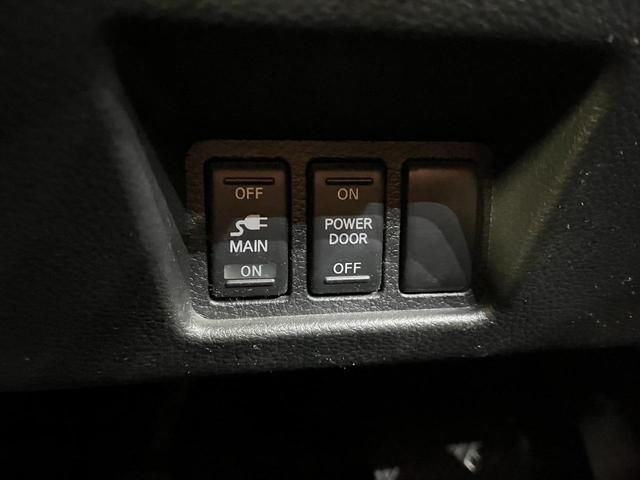 セレナ ライダー　ライダ－＿純正ナビ／フルセグＴＶ／バックモニタ－＿両側パワースライドドア　ＥＴＣ　ステアリングリモコン　社外アルミホイール（ＡＵＴＥＣＨ）　ＨＩＤヘッドライト／フォグランプ　スマートキー（24枚目）