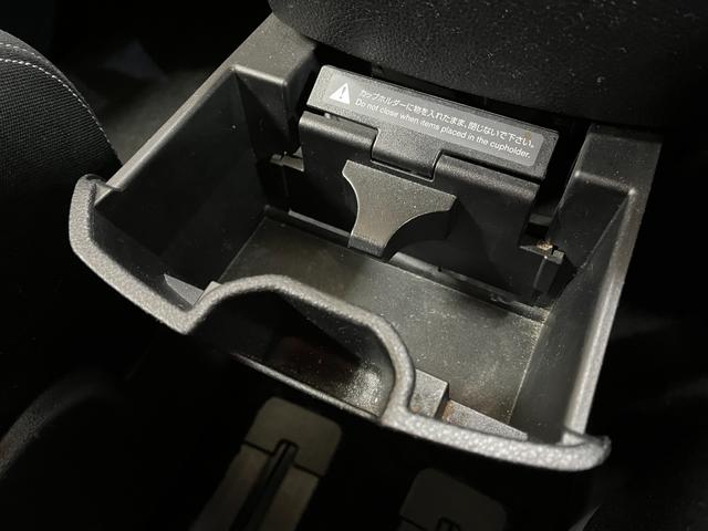 セレナ ライダー　ライダ－＿純正ナビ／フルセグＴＶ／バックモニタ－＿両側パワースライドドア　ＥＴＣ　ステアリングリモコン　社外アルミホイール（ＡＵＴＥＣＨ）　ＨＩＤヘッドライト／フォグランプ　スマートキー（32枚目）