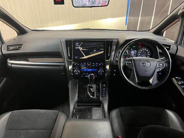 アルファードハイブリッド Ｓ　タイプゴールド　ＪＢＬサウンドシステム　レーダ－クルコン　純正ナビＴＶ　後席フリップダウンモニタ－　トヨタセーフティセンス　両側パワ－スライド　パワ－バックドア　ブラインドスポットモニタ－　前後ドラレコ　ＬＥＤライト（10枚目）