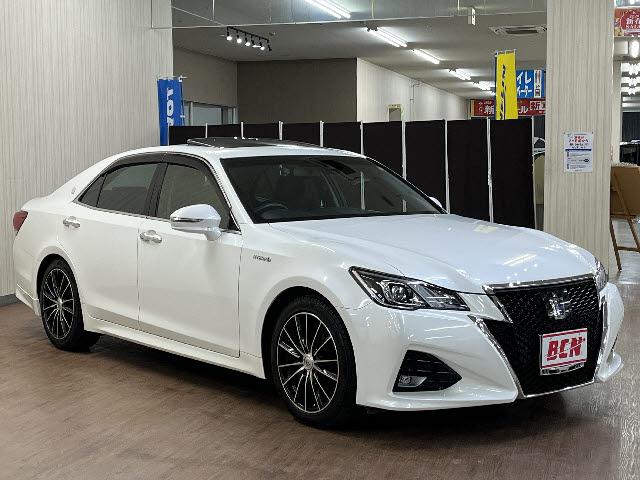 クラウンハイブリッド アスリートＳ　アスリートＳ　サンルーフ　純正メーカ－ナビフルセグ　バックモニタ－　ＬＥＤライト　ドラレコ　ＥＴＣ　トヨタセーフティセンス　追従型クルコン　純正オプション１８インチアルミ　コーナ－センサ－（2枚目）
