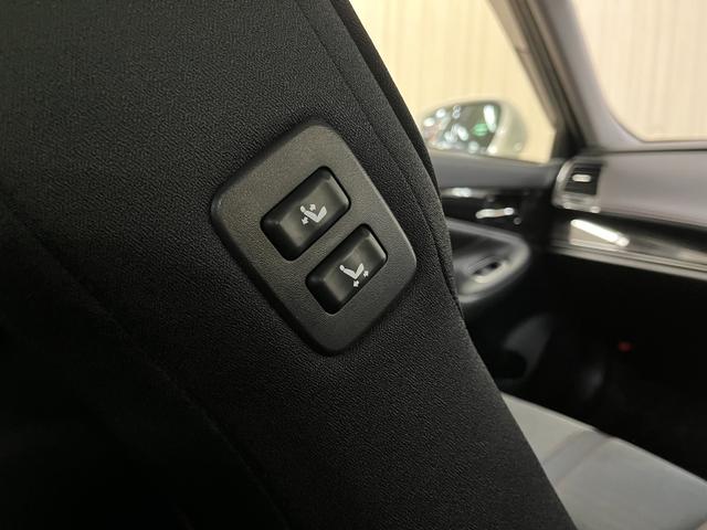 クラウンハイブリッド アスリートＳ　アスリートＳ　サンルーフ　純正メーカ－ナビフルセグ　バックモニタ－　ＬＥＤライト　ドラレコ　ＥＴＣ　トヨタセーフティセンス　追従型クルコン　純正オプション１８インチアルミ　コーナ－センサ－（16枚目）