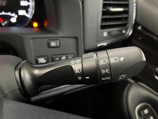 クラウンハイブリッド アスリートＳ　アスリートＳ　サンルーフ　純正メーカ－ナビフルセグ　バックモニタ－　ＬＥＤライト　ドラレコ　ＥＴＣ　トヨタセーフティセンス　追従型クルコン　純正オプション１８インチアルミ　コーナ－センサ－（20枚目）