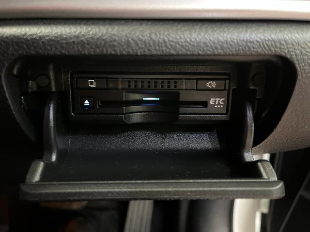 クラウンハイブリッド アスリートＳ　アスリートＳ　サンルーフ　純正メーカ－ナビフルセグ　バックモニタ－　ＬＥＤライト　ドラレコ　ＥＴＣ　トヨタセーフティセンス　追従型クルコン　純正オプション１８インチアルミ　コーナ－センサ－（24枚目）