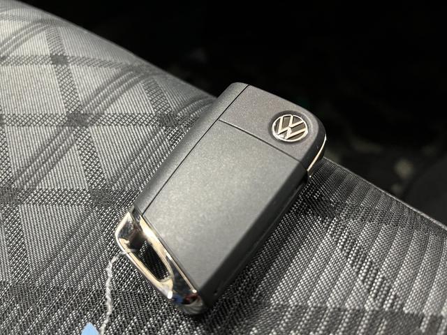 Ｔ－ロック ＴＤＩ　Ｒライン　ワンオーナー　純正ナビ　バックカメラ　ＥＴＣ　パワーバックドア　Ｂｌｕｅｔｏｏｔｈ　純正アルミホイール　キーフリー（29枚目）