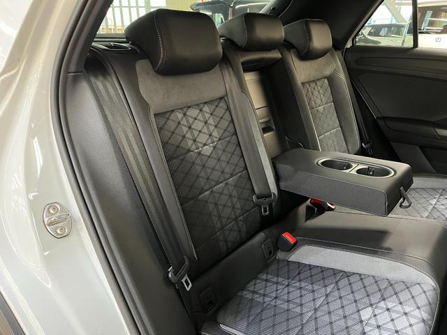 Ｔ－ロック ＴＤＩ　Ｒライン　ワンオーナー　純正ナビ　バックカメラ　ＥＴＣ　パワーバックドア　Ｂｌｕｅｔｏｏｔｈ　純正アルミホイール　キーフリー（32枚目）